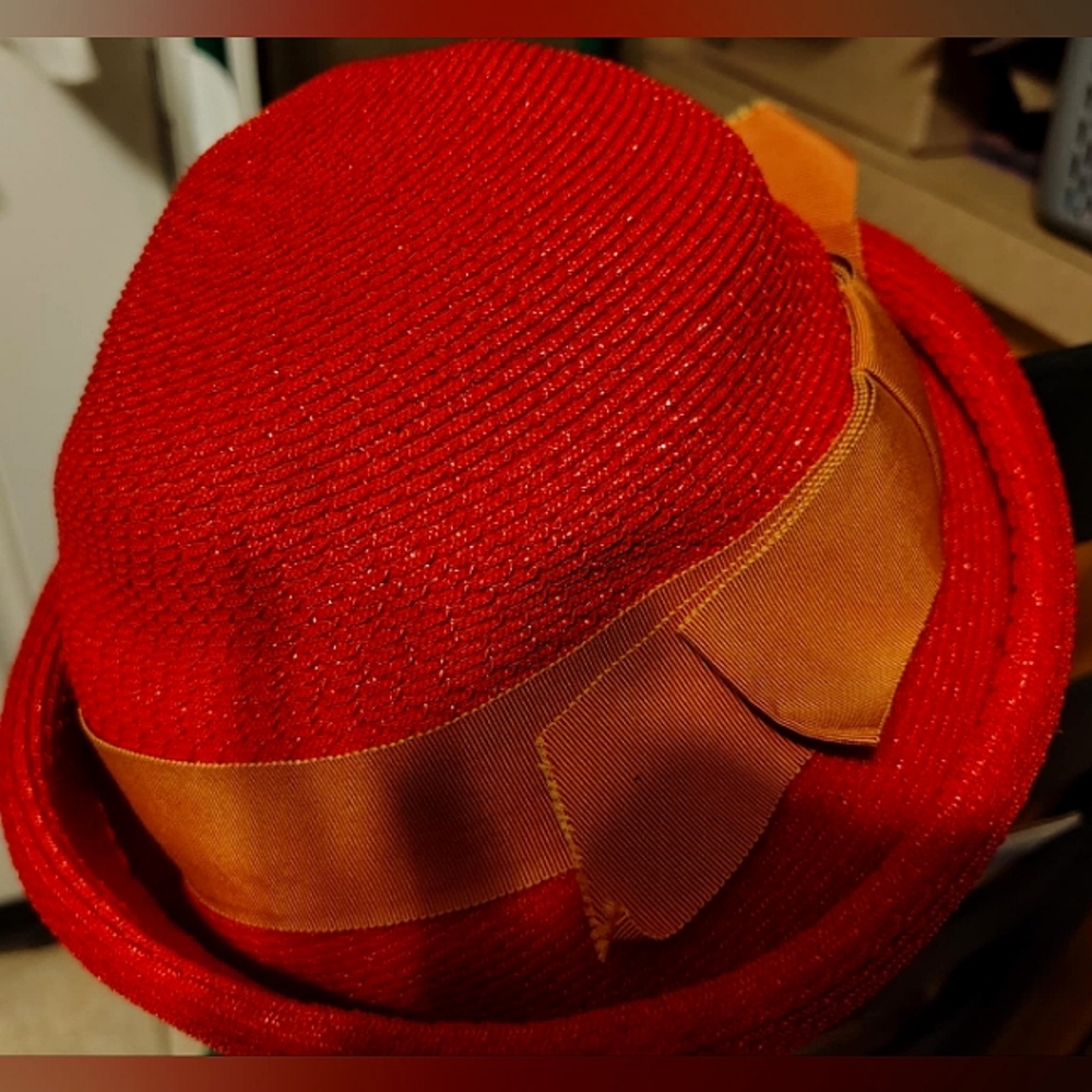1950's Betmar Red Straw Hat With Orange Ribbon - Picture 3 of 13